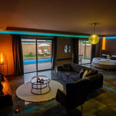 Honey 4 Hotel 4*